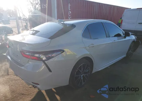 2024 Toyota Camry Se z USA, uszkodzony, nr VIN 4T1G11AK4RU241918